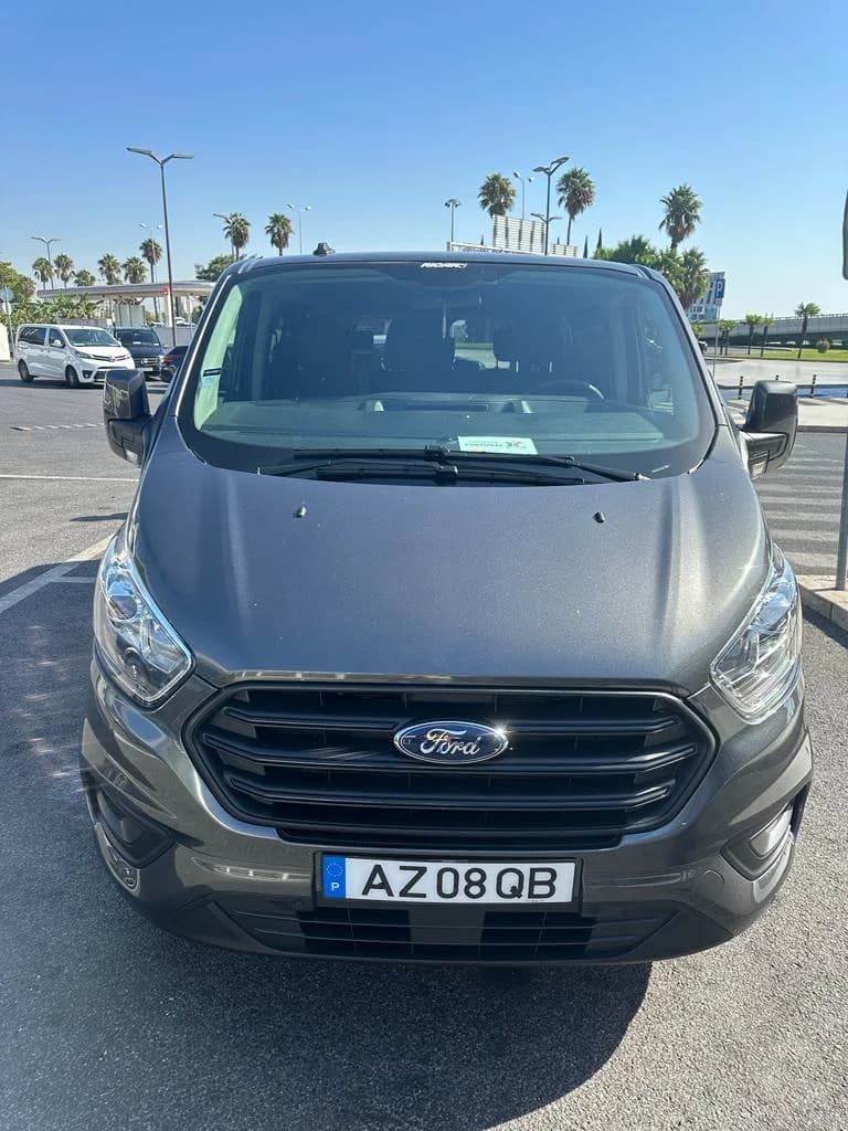 Airport to Hotel Transfer -Van for 8 2