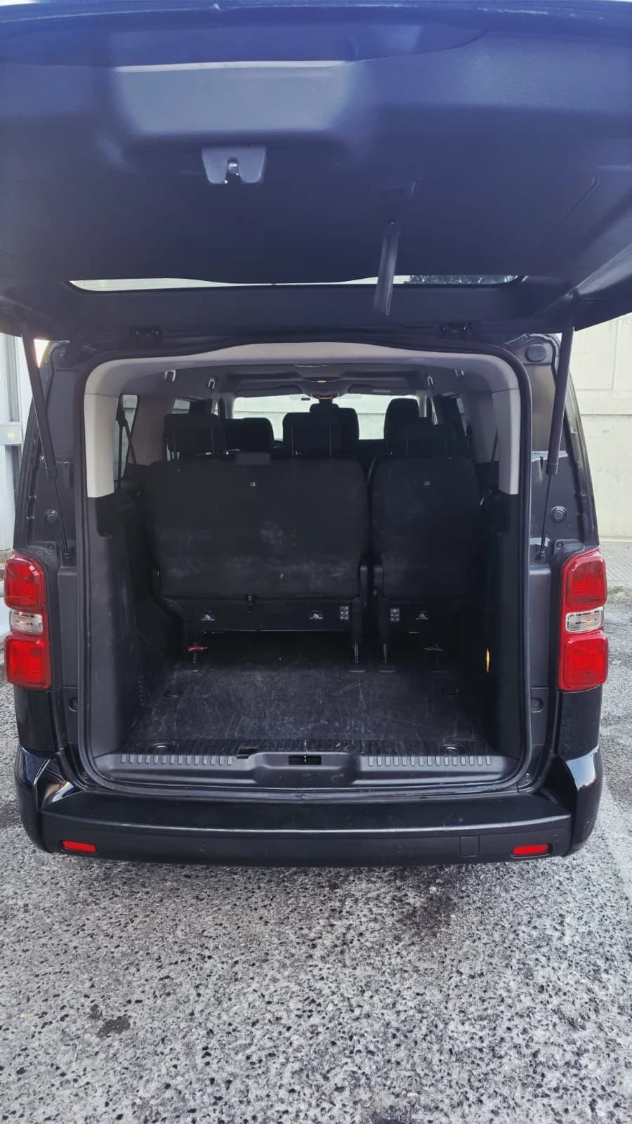 Airport to Hotel Transfer -Van for 8 1