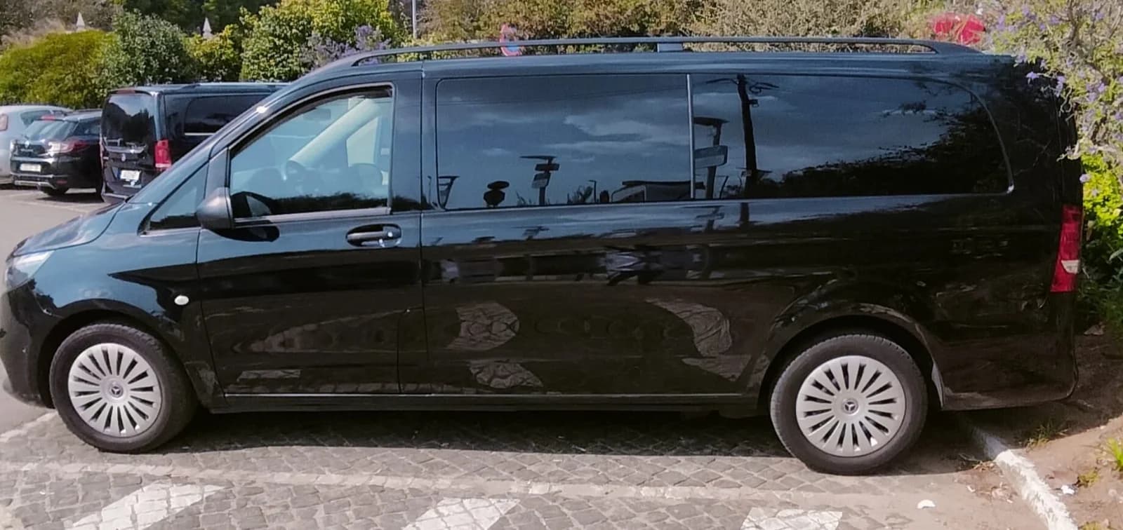 Airport to Hotel Transfer -Van for 8 6