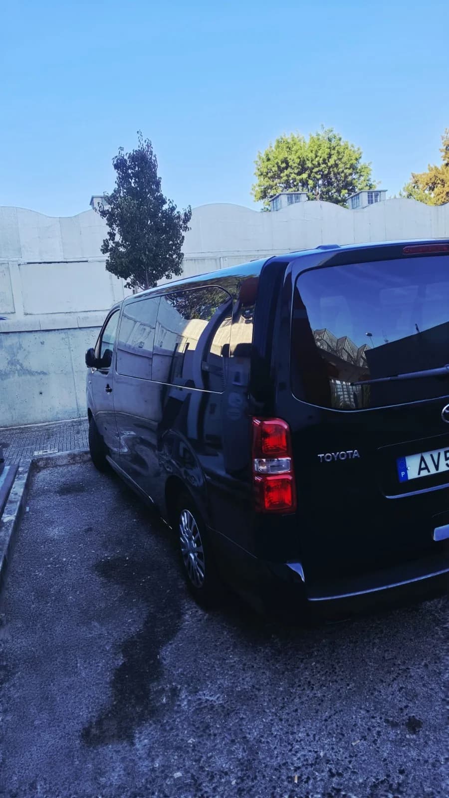 Airport to Hotel Transfer -Van for 8 5